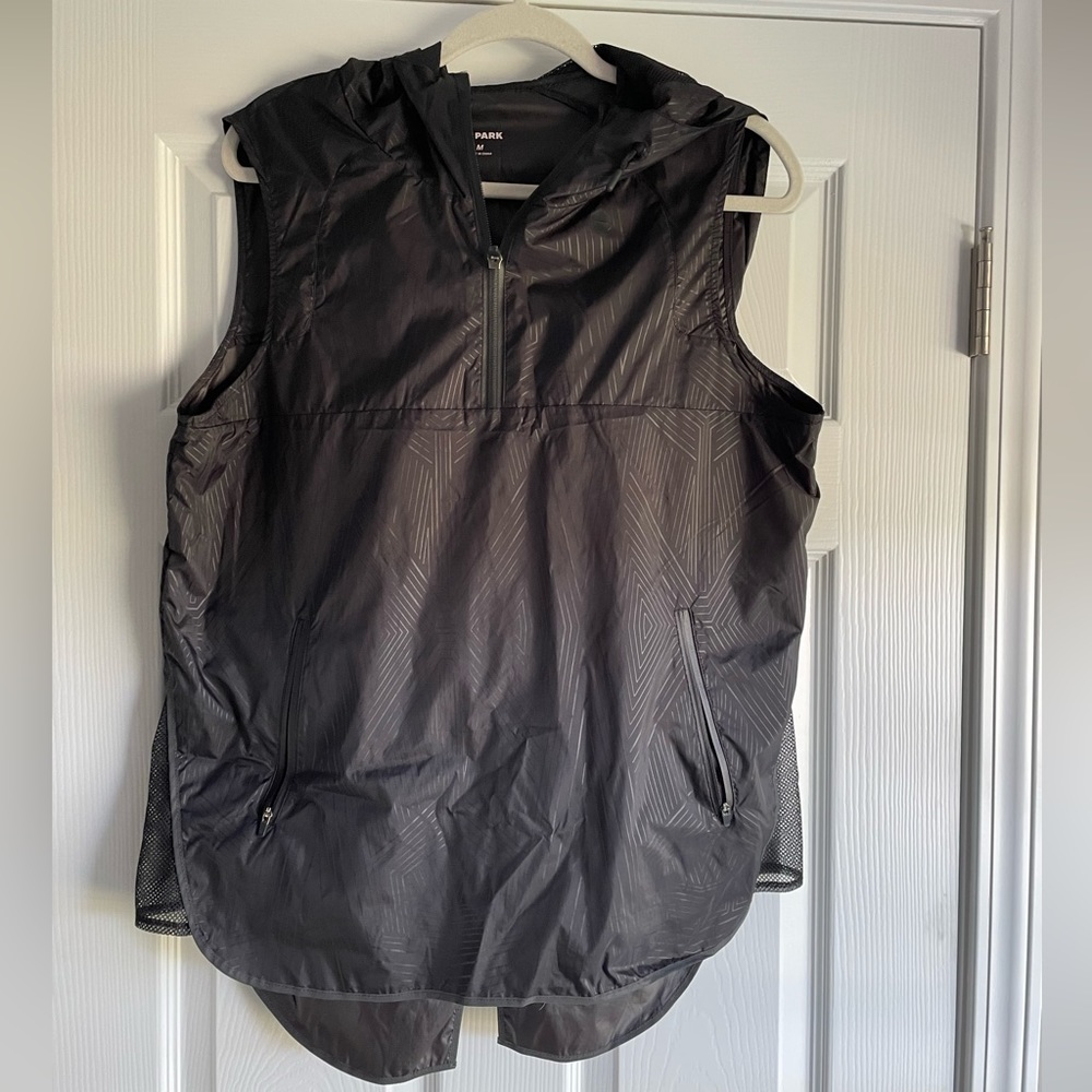 Ivy Park - Size Medium - Hooded Vest